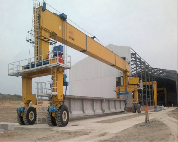 湖北黃石輪胎龍門吊廠家 如果地鐵龍門吊操作不當