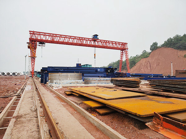 西藏拉薩門(mén)式起重機(jī)