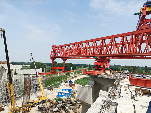 江蘇宿遷架橋機廠家介紹200噸架橋機結構