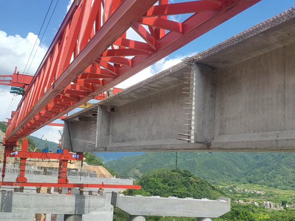 浙江嘉興架橋機(jī)廠家 120噸架橋機(jī)脫鉤原因